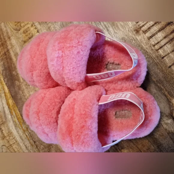 4/$20 UGG Hot Pink Fluffita Platform Sandals - Picture 6 of 16